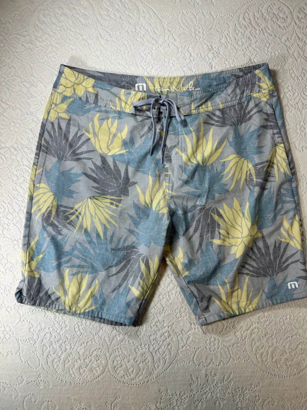 Travis Mathew Mens Floral Hawaiian Board Shorts Surfing Stretch 36w Swim Hybrid
